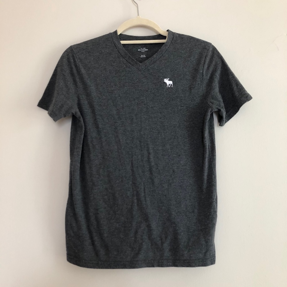 Boy's Gray Abercrombie Kids T Size XL/16